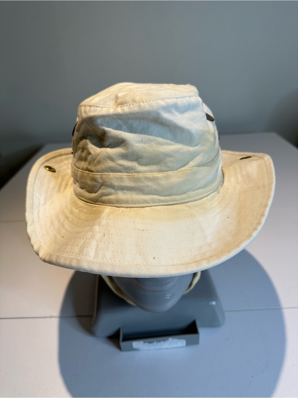 Wide-Brim Cotton Bucket Hat in Natural Cream